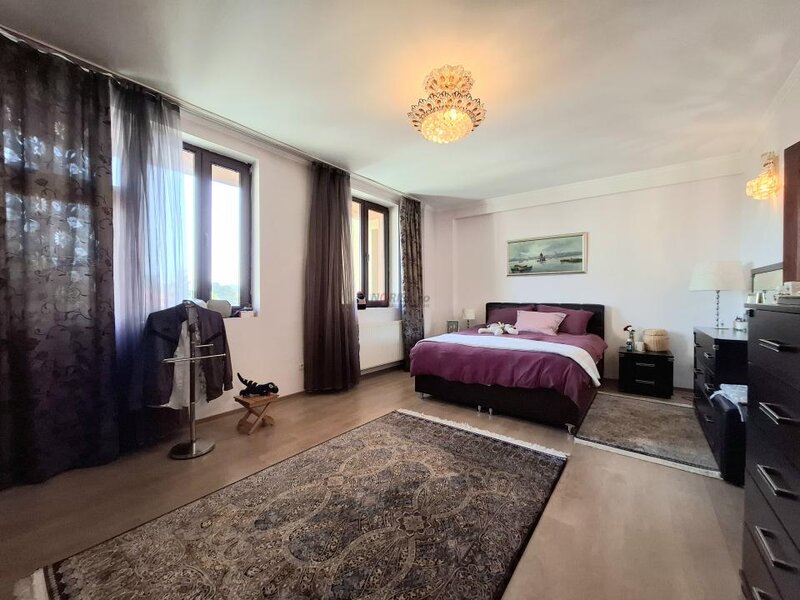 Piata Obor 5 camere 217 mp panoramic  etaj 2 + mansarda parcare  centrala